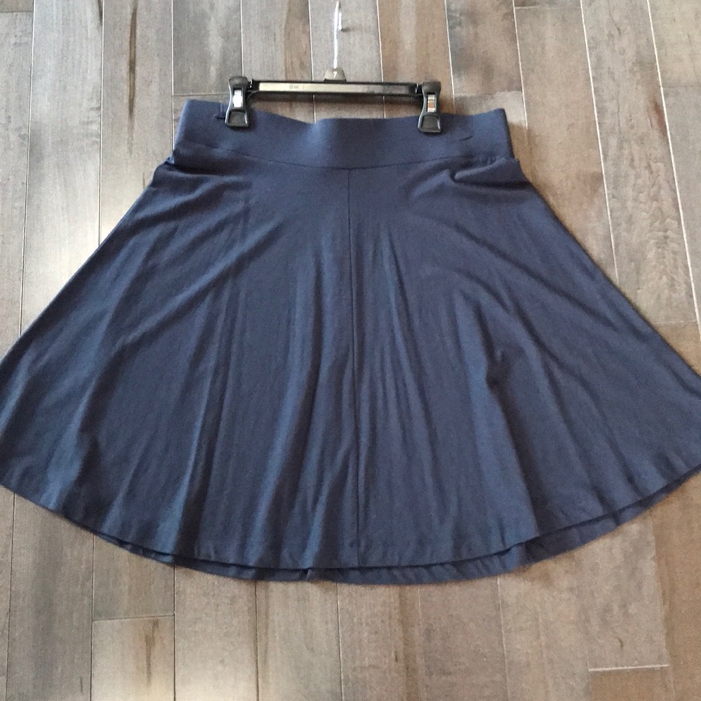 Flowy LOFT skirt